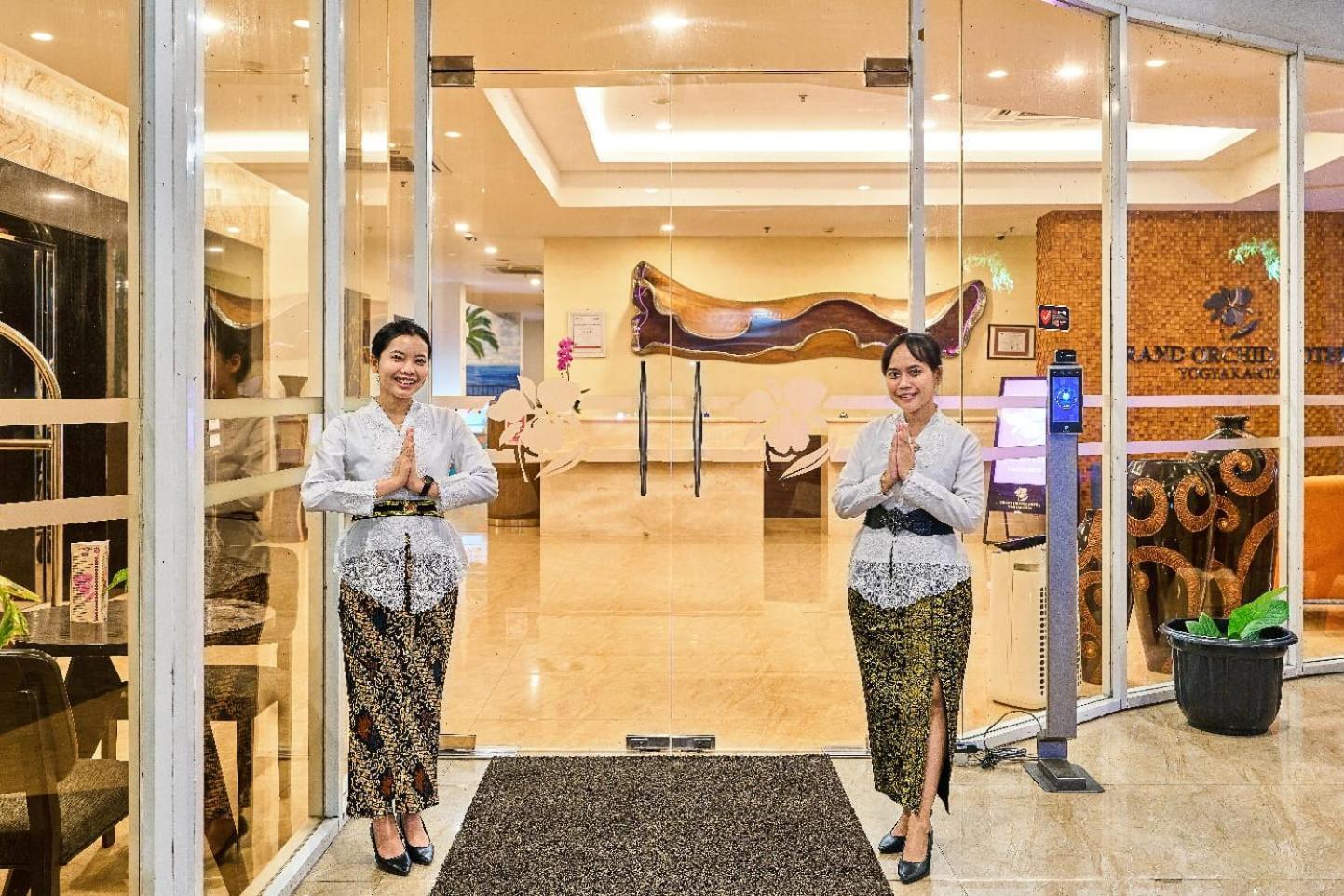 Grand Orchid Hotel Yogyakarta Maguwo Exteriör bild