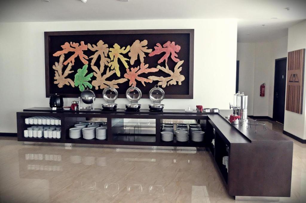 Grand Orchid Hotel Yogyakarta Maguwo Exteriör bild