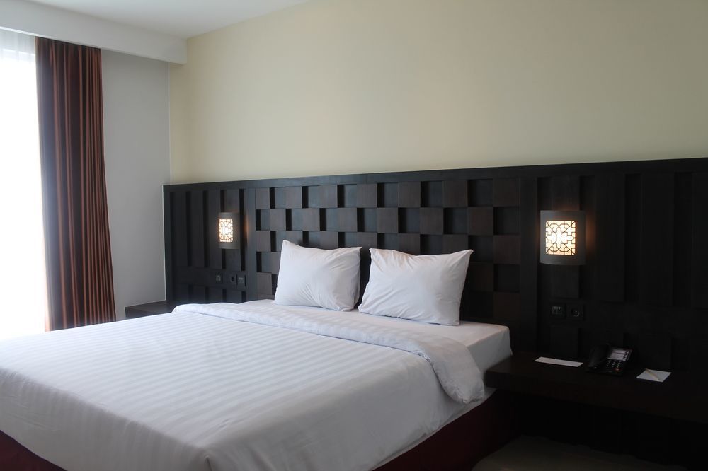 Grand Orchid Hotel Yogyakarta Maguwo Exteriör bild
