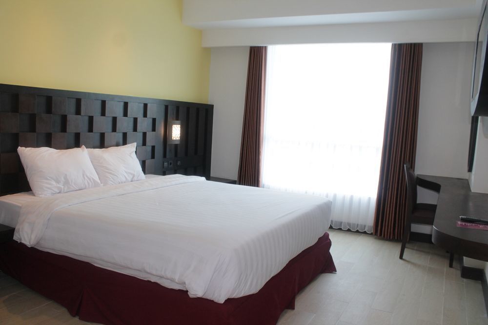 Grand Orchid Hotel Yogyakarta Maguwo Exteriör bild